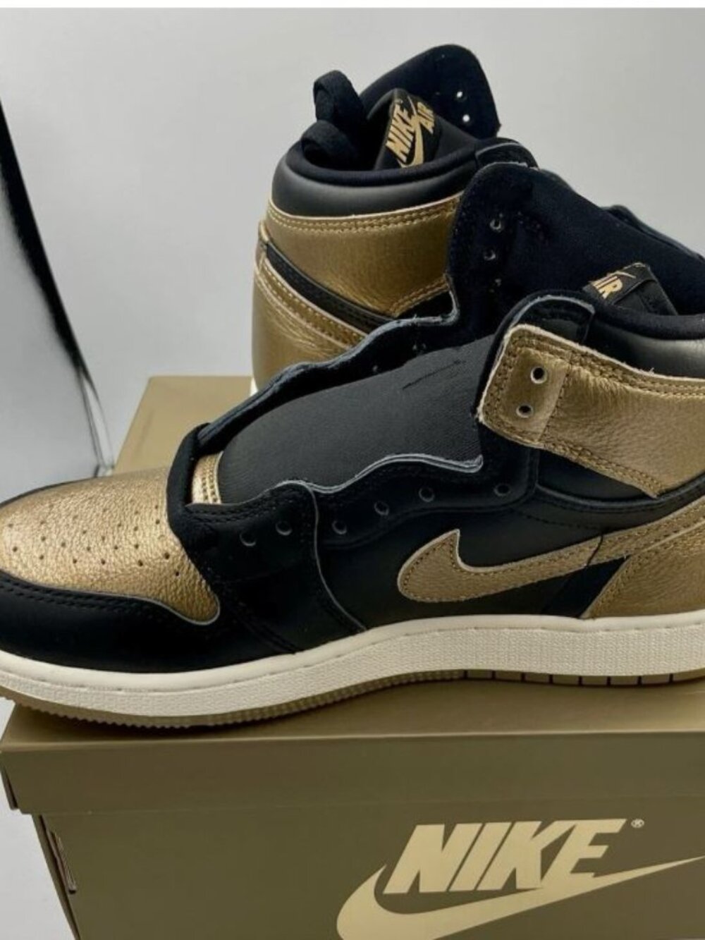 Nike Air Jordan 1 Retro High OG GS Black/Gold FD1437-071 Size 7Y